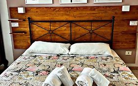 In The Center Guesthouse